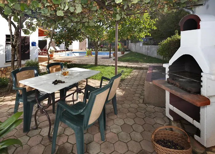 Family Friendly House With A Swimming Pool Marici, - 17820 Дом отдыха Лабин